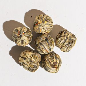 3 Blüten platzen