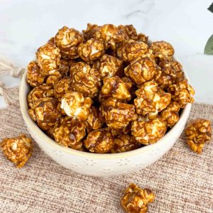 knusprig Karamellnuss Popcorn