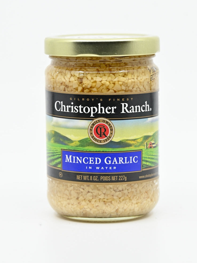 Gehackter Knoblauch im Wasser Christopher Ranch Gilroy Kalifornien 8