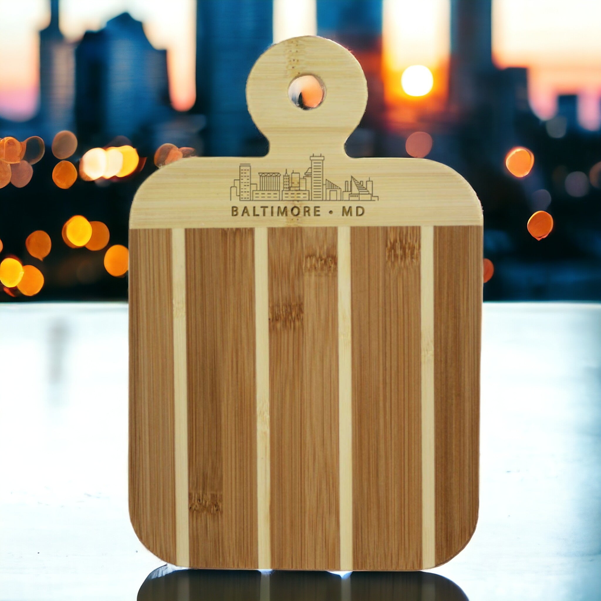 Totally Bamboo – Servierbrett mit Baltimore-Skyline