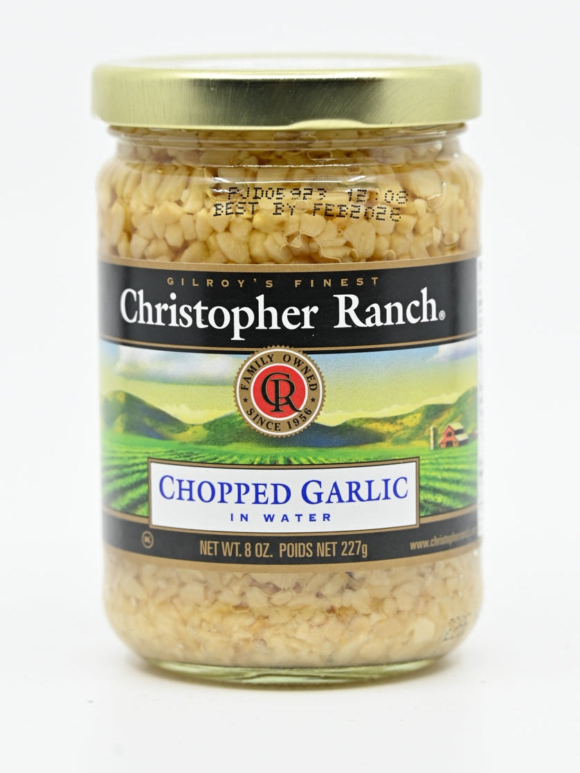 Gehackter Knoblauch im Wasser Christopher Ranch Gilroy Kalifornien 8