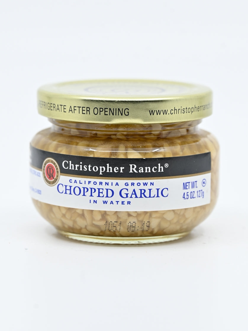 Gehackter Knoblauch im Wasser Christopher Ranch Gilroy Kalifornien 4.25