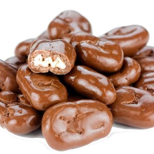Zuckerfreie Milchschokolade bedeckt Pekannuss