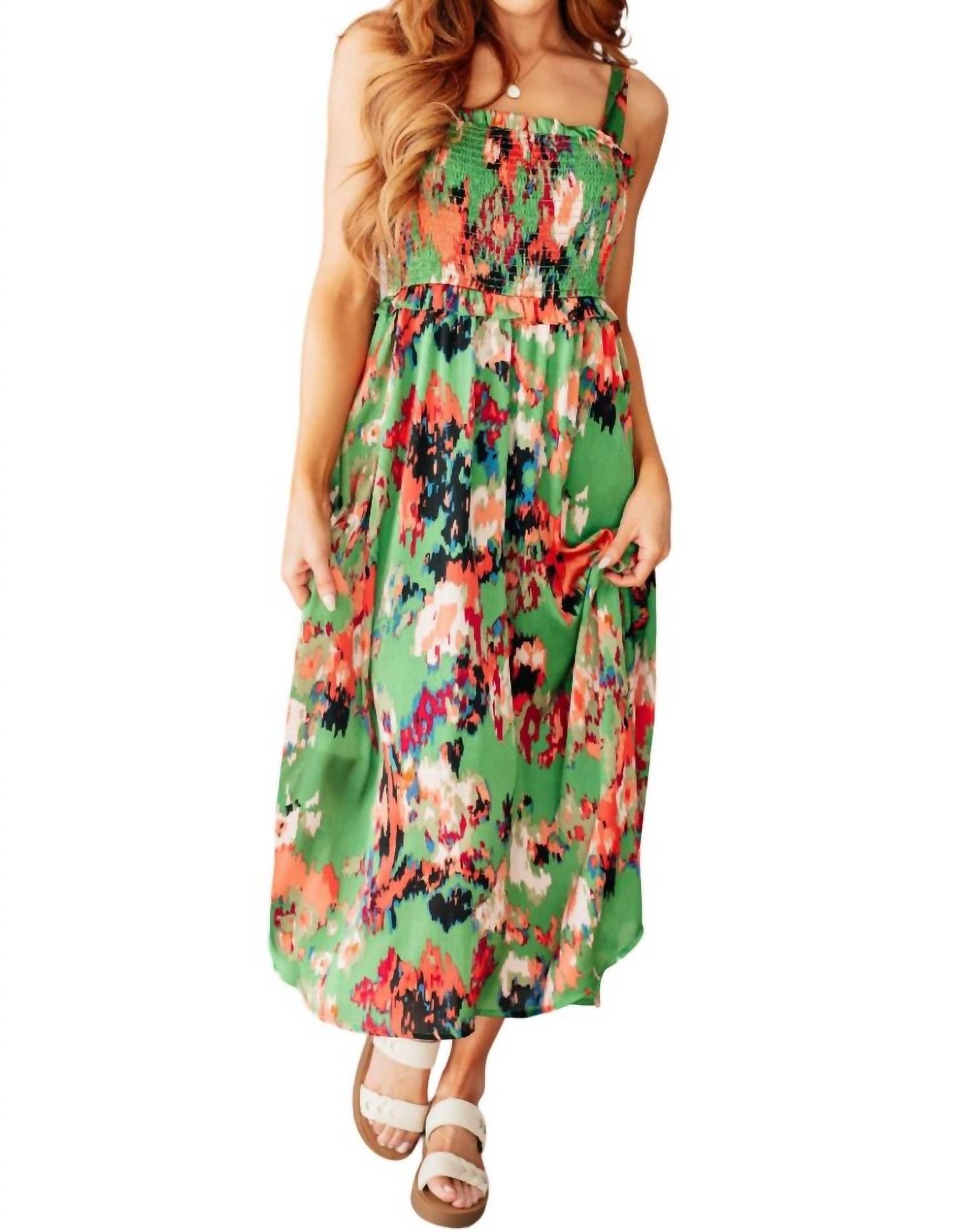 Ein wenig, während länger Kleid in grün
