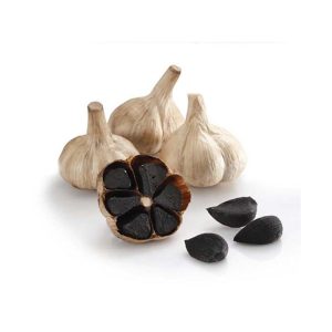 Schwarzer Knoblauch ganz
