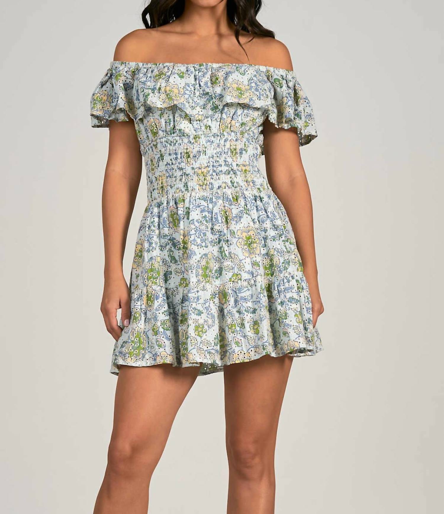 Schulterfreies Rüschenkleid in Weiß/Blumen