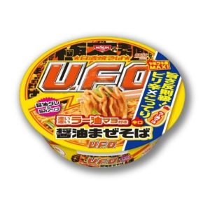 Nissin Yakisoba U.F.O. Rich Shoyu Mix Nudeln mit Chiliöl mayo