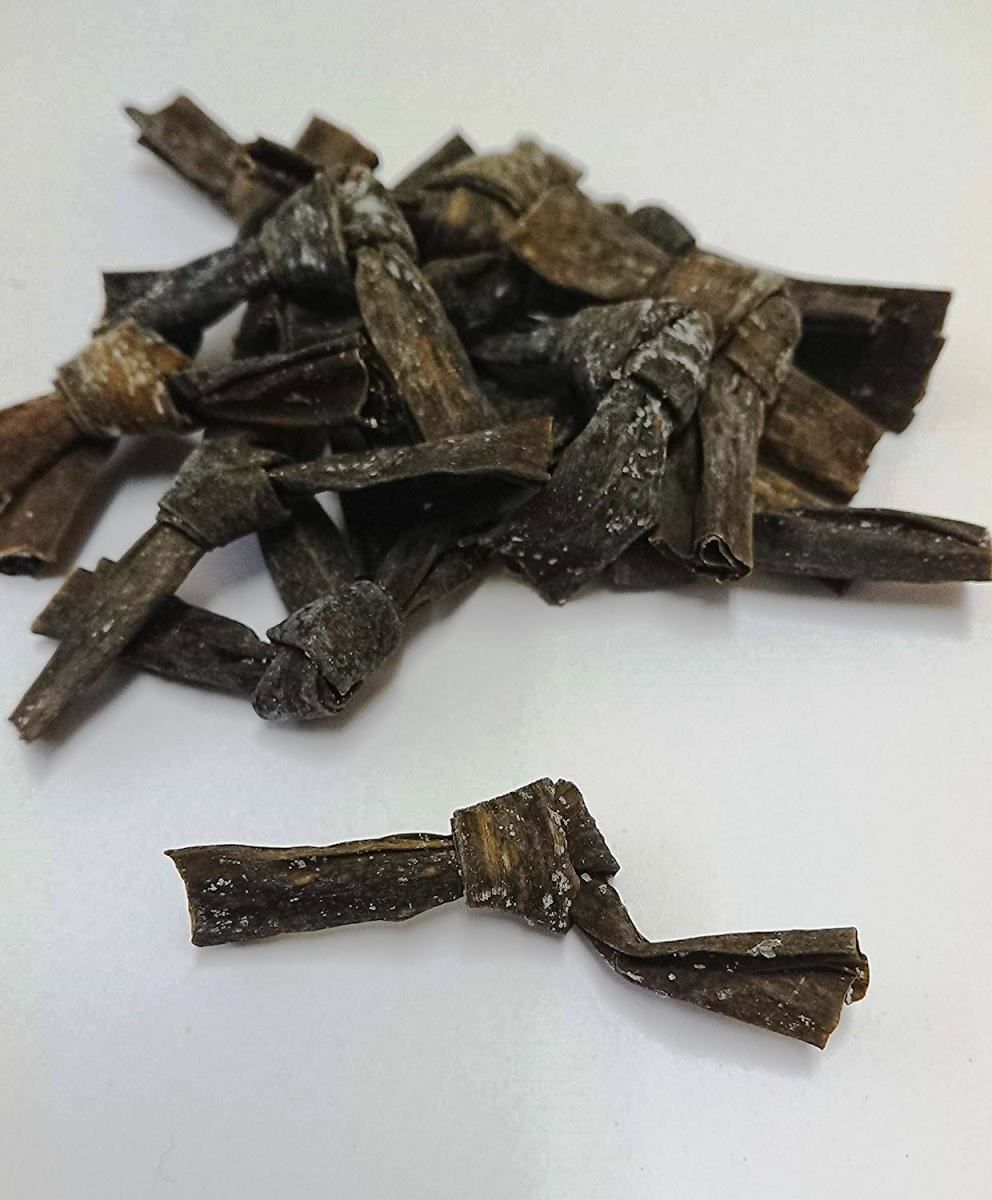 Doshokombu, Tied Kelp (Musubi Kombu), Hokkaido Hidaka Kombu, 30 Stück, 60g