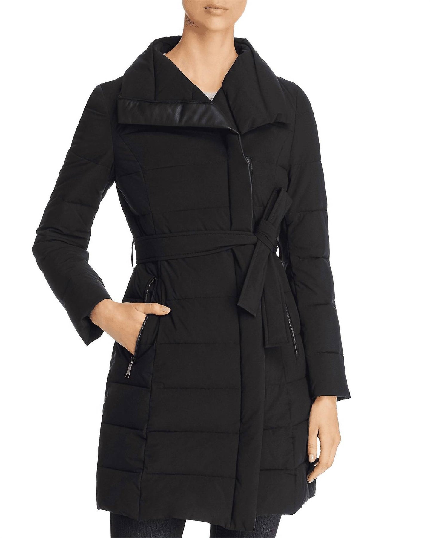 Asymmetrische Belted Stand Kragen Puffer Mantel in schwarz