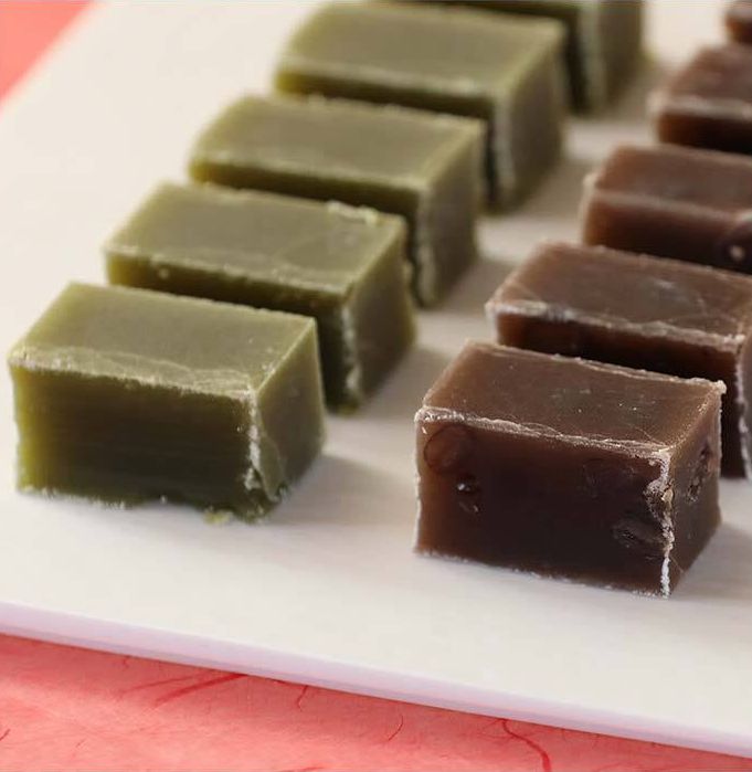 Traditionelles Ogiyokan von Saga – Rot Bean & Matcha (2-Riegel-Set)