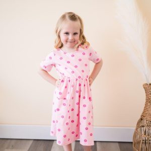 Rosafarbenes Petunia-Twirl-Kleid