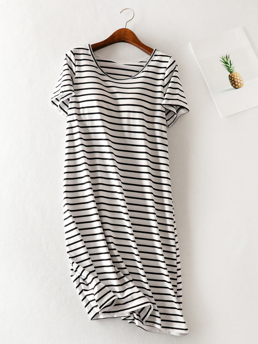 Gestreiftes Kleid mit Rundhalsausschnitt