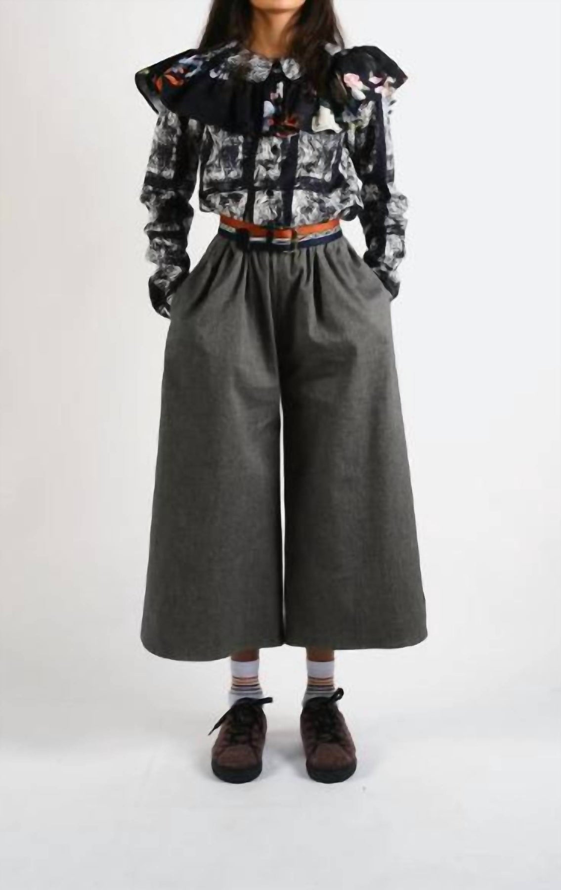 Elisa Hosen in Preto