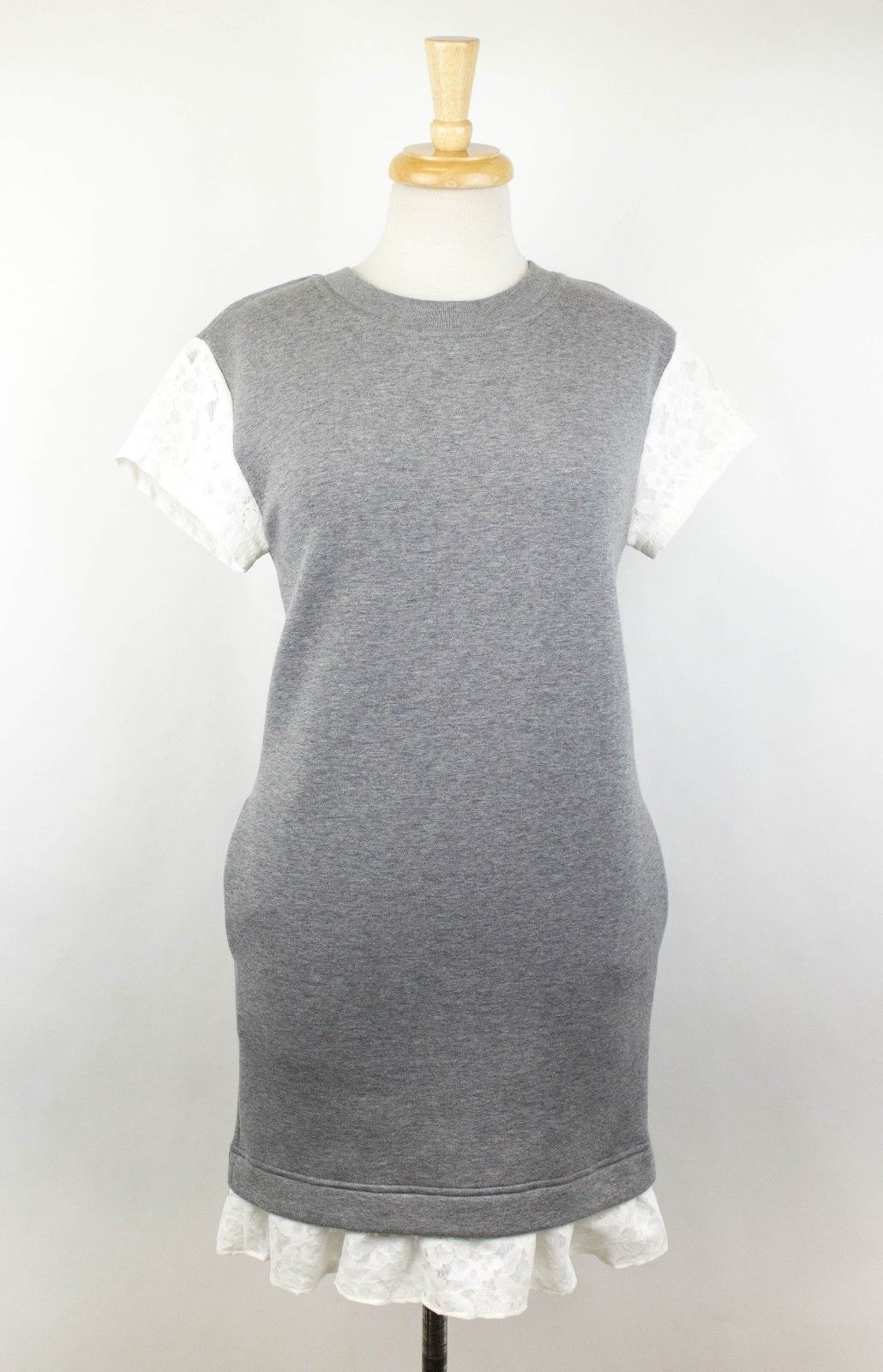 MOSCHINO BOUTIQUE Damen grau und weiß Rüschen Saum Kleid