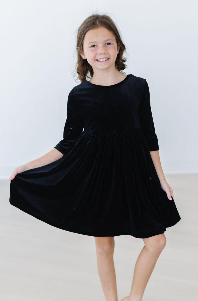 Schwarzes Velvet Twirl Kleid