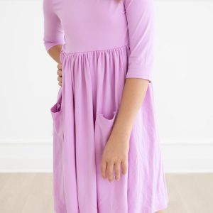 Helllilafarbenes Twirl-Kleid mit Taschen