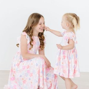 Castles & Rainbows Twirl-Kleid mit flatternden Ärmeln