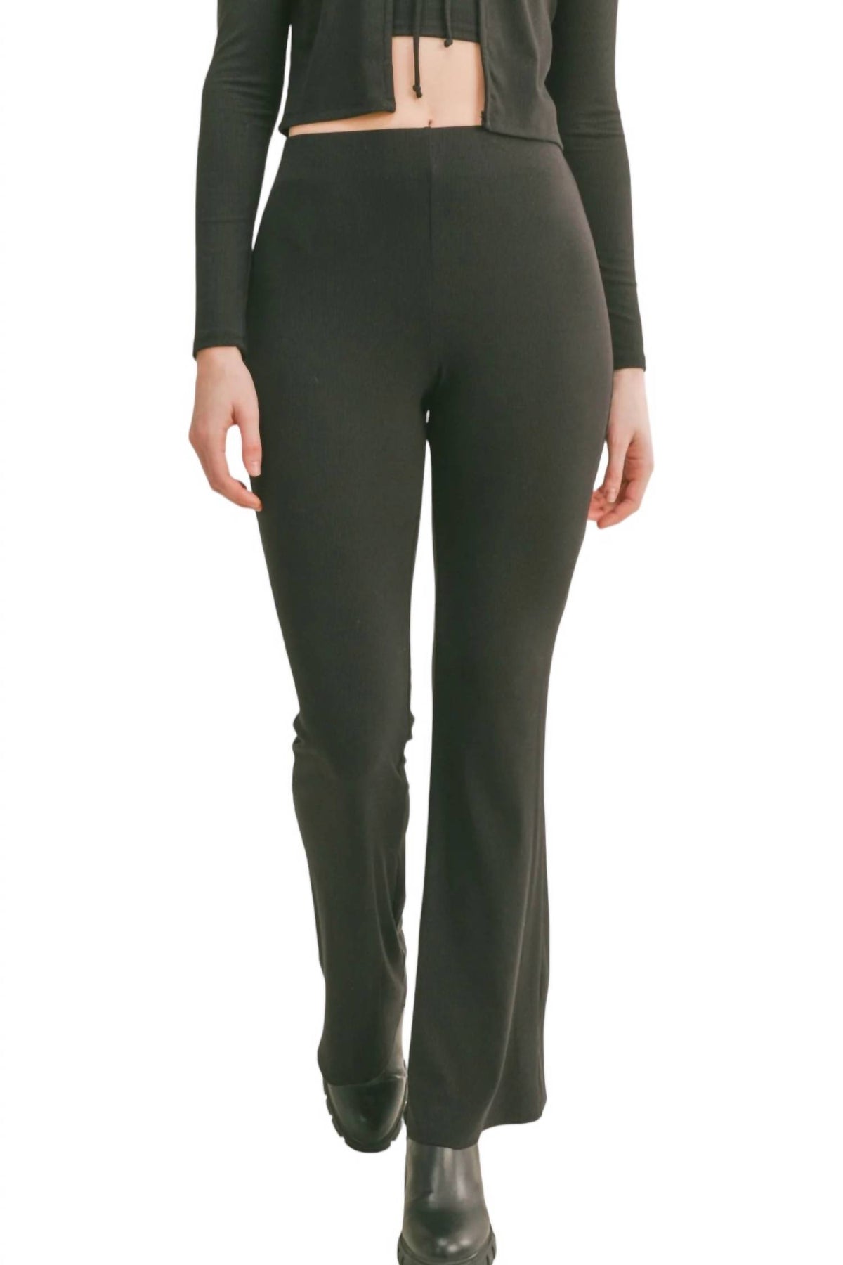 Mia Flare Hosen in Schwarz
