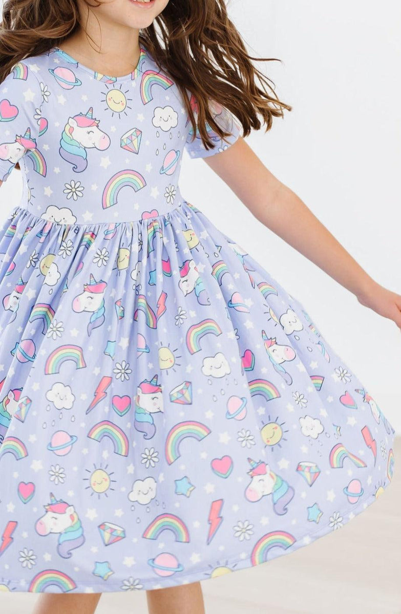 Galaktische Einhörner S / S Twirl Kleid