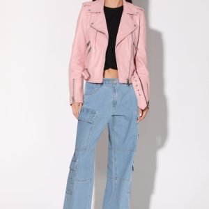 Allison Jacke, Taffy – Leder