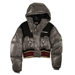 Grauer wattierter Daunenmantel