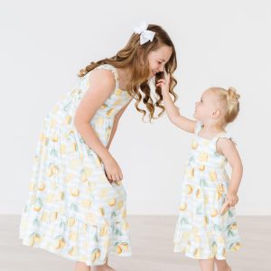 Schönes Zitronen-Maxikleid mit Rüschen