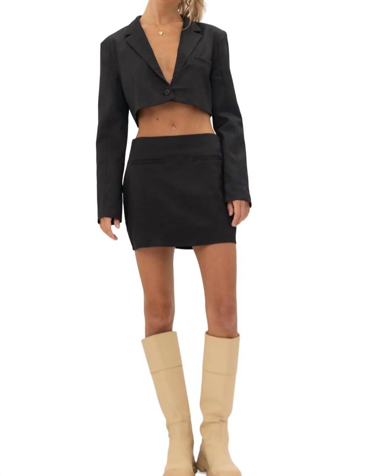 Es ist nur Geschäft abgeschnitten Blazer in schwarz