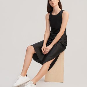 Lässiges, schickes, schräges Seiden-Maxikleid