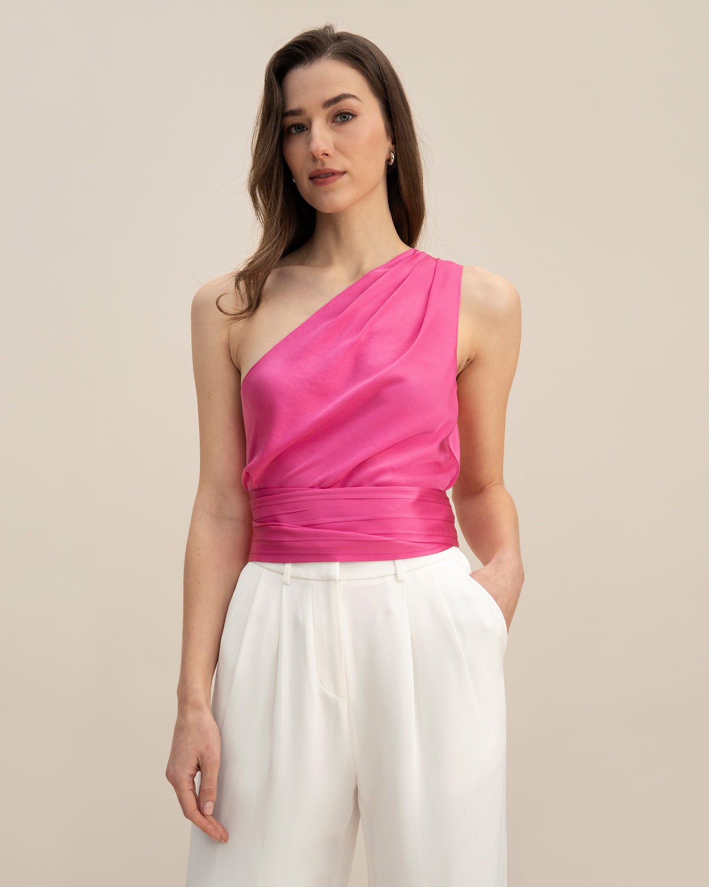 Gürtel One-Shoulder Top