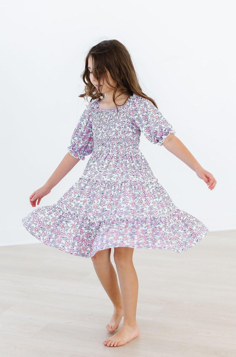 Schöne Lavendel Smocked Rüschenkleid