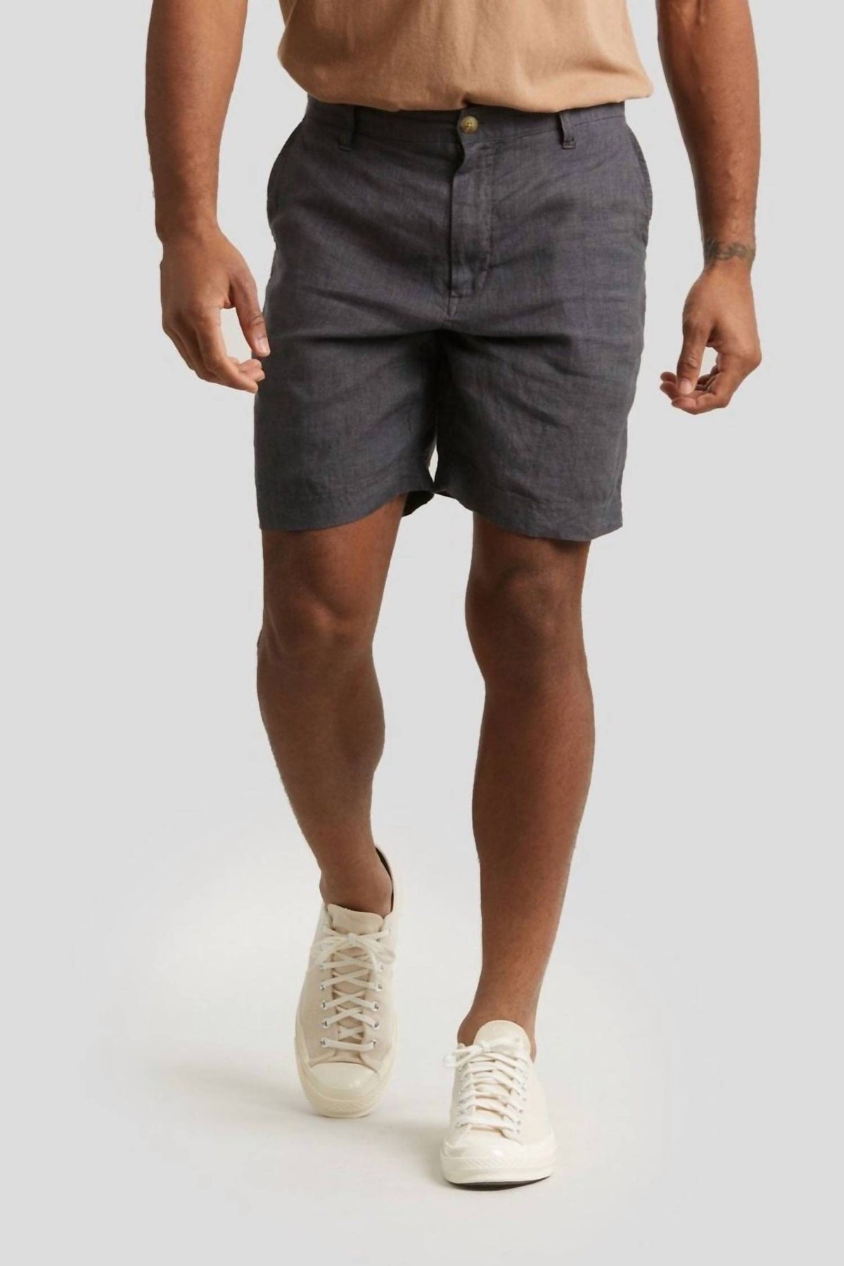 Aventura gewaschene Leinen Shorts in Anthrazit