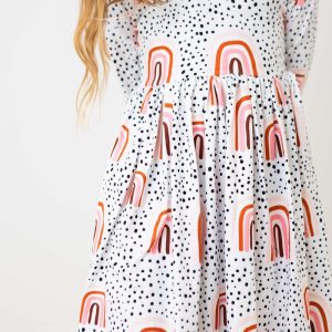 Pfirsichfarbenes Regenbogen-Twirl-Kleid
