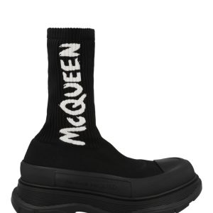 Glatte Stiefel mit geripptem Strickprofil