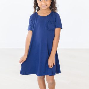 Marineblaues T-Shirt-Kleid