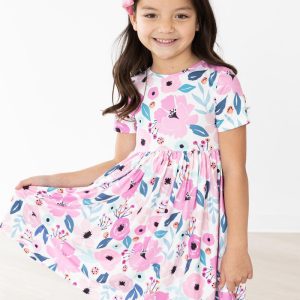 Hübsches lilafarbenes S/S-Twirl-Kleid