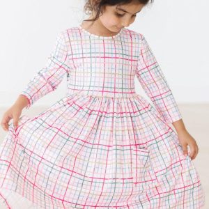 Rosa kariertes Kleid mit 3/4-Ärmeln und Taschenwirbeln