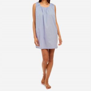 Nachtkleid in Puderblau