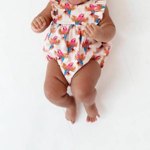 Baby Amelia Strampler in Papageien Baby Bubble