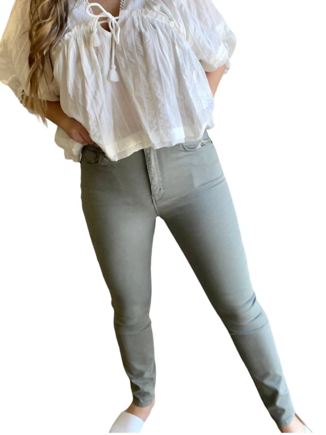 Olivia Jeans im Nebel