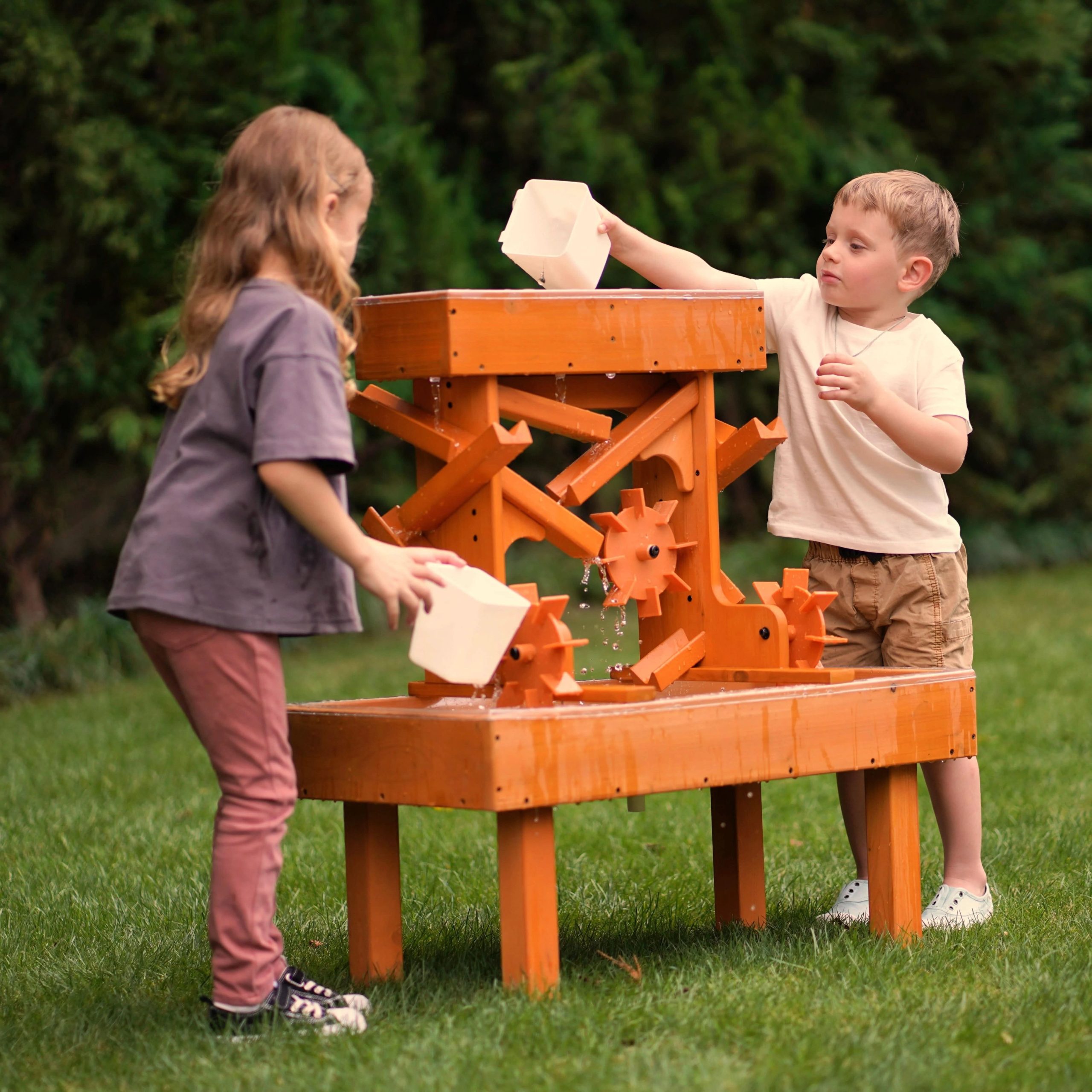 Avenlur umweltfreundlich Outdoor Holzwassertisch für Kinder, Kleinkinder Spielset
