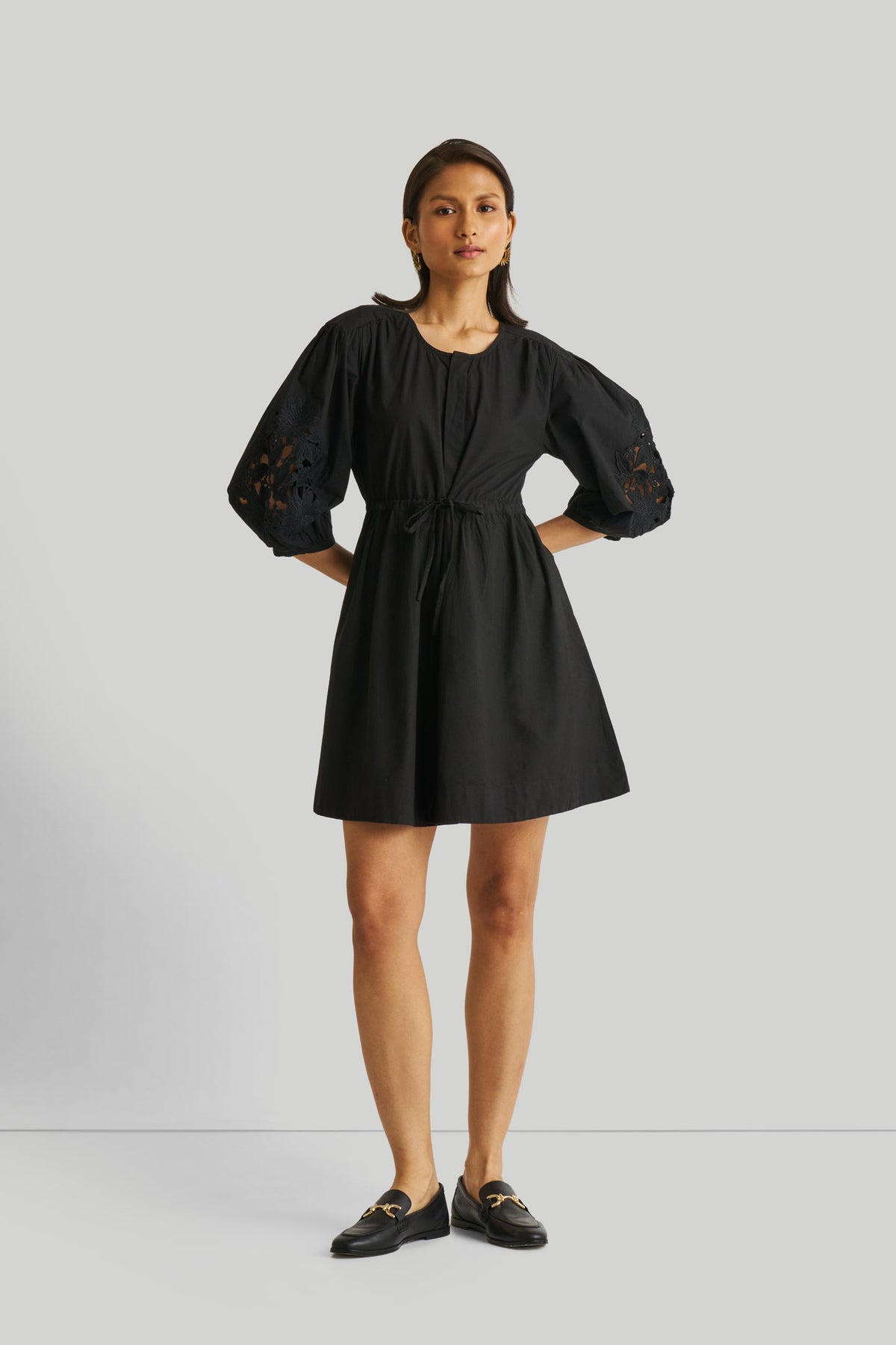 Hemdkleid mit Ballonärmeln in Schwarz