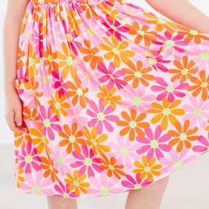 Retro-Daisies-Kurzarm-Kleid mit Taschenwirbeln