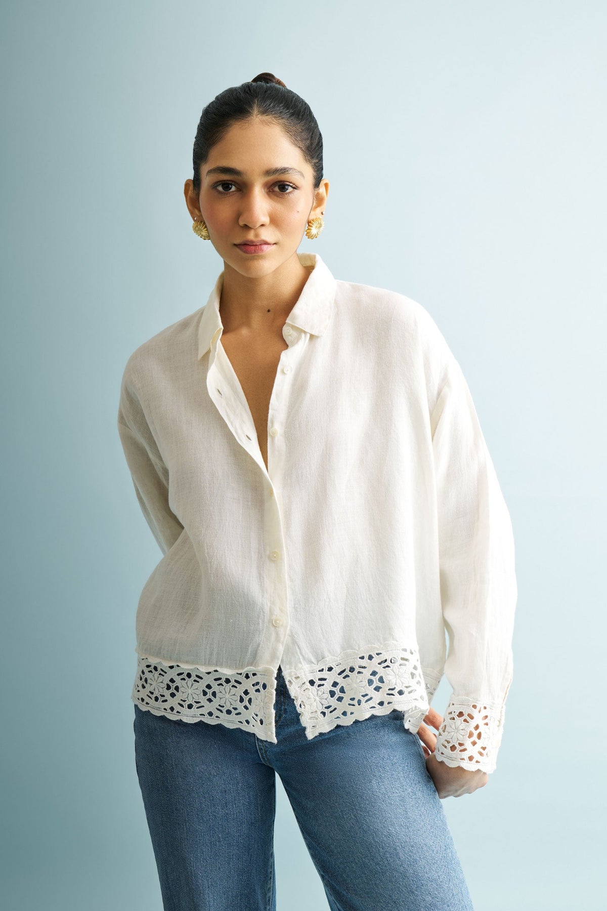 Mit Knopfleiste mit Spitzenhemd in Off-white