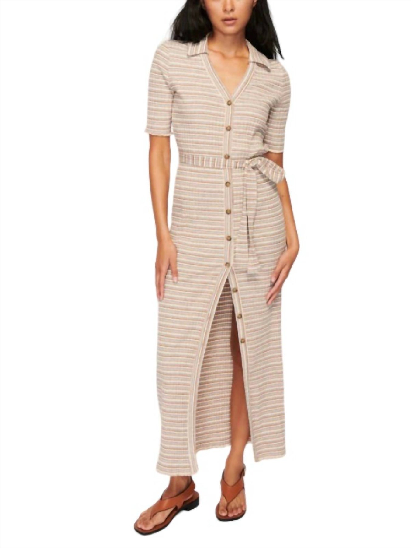 Enise Knopf Up Maxi Kleid im Schicht Kuchen