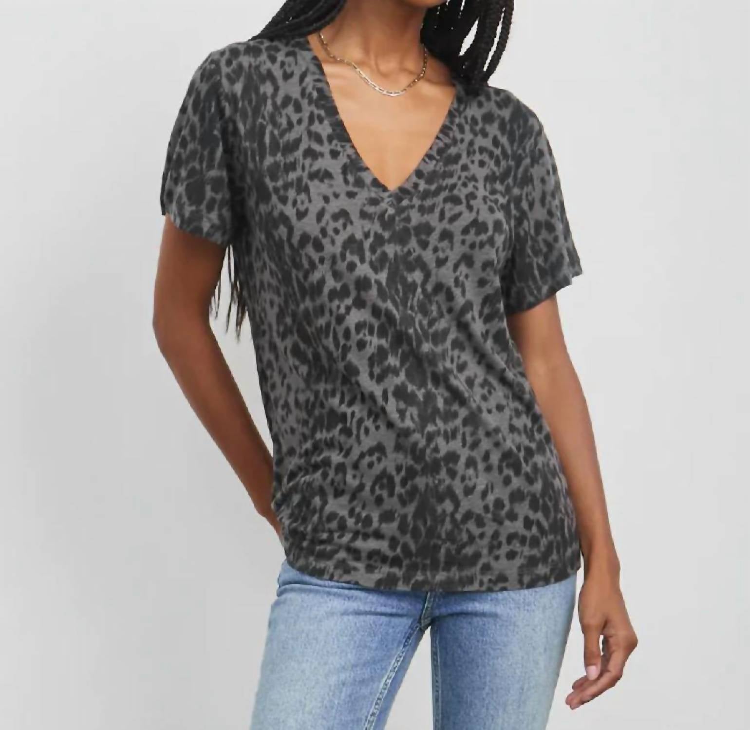 Cara Umber Leopard Top in Dunkelgrau
