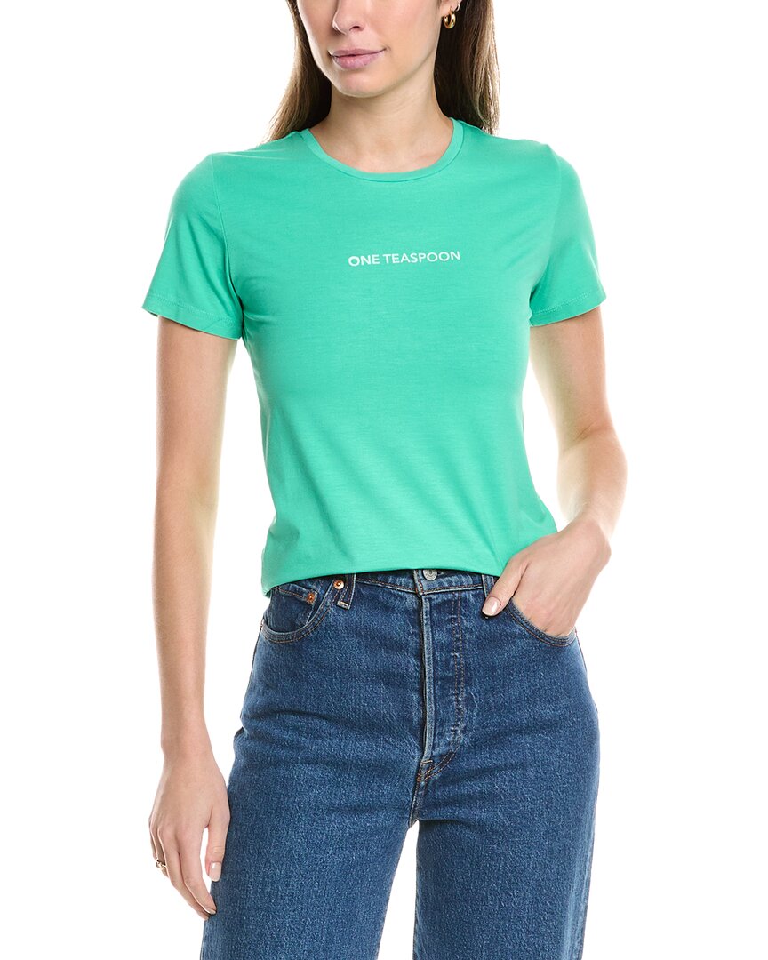 Ein Teelöffel mit Logo T-Shirt