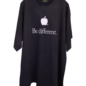 Balenciaga Be Different T-Shirt aus schwarzer Baumwolle 7733836415036
