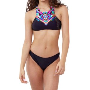 Mädchen hohe hals bikini top mit passenden bikini unten in tribal