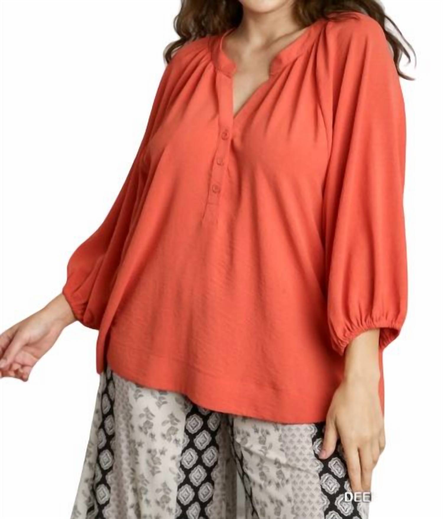 Raglan Ärmel hohe niedrige Saum Bluse – Plus in Deep Koralle