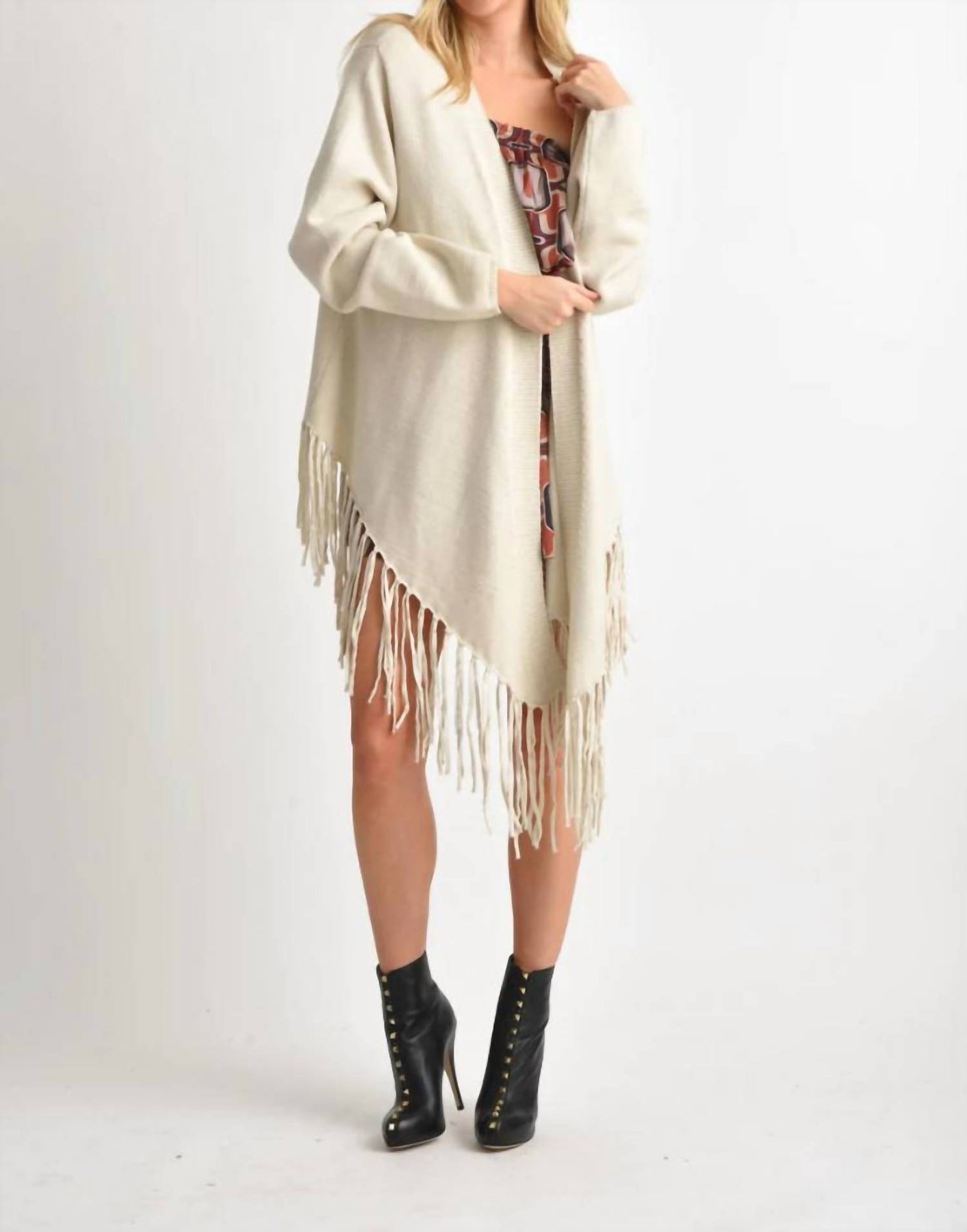 Angel Langarm-Strickjacke mit Fransen Saum in Beige